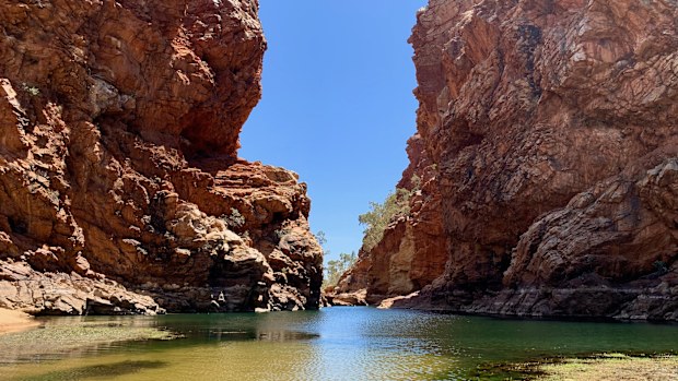 Northern Territory: Young woman drowns at famous Aussie swimming hole ...