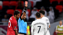 DOHA, QATAR - JUNE 14: Referee Mohammed Abdulla shows Kosta Barbarouses of New Zealand a red card in the 2022 FIFA World Cup Playoff match between Costa Rica and New Zealand at Ahmad Bin Ali Stadium on June 14, 2022 in Doha, Qatar. (Photo by Joe Allison/Getty Images)