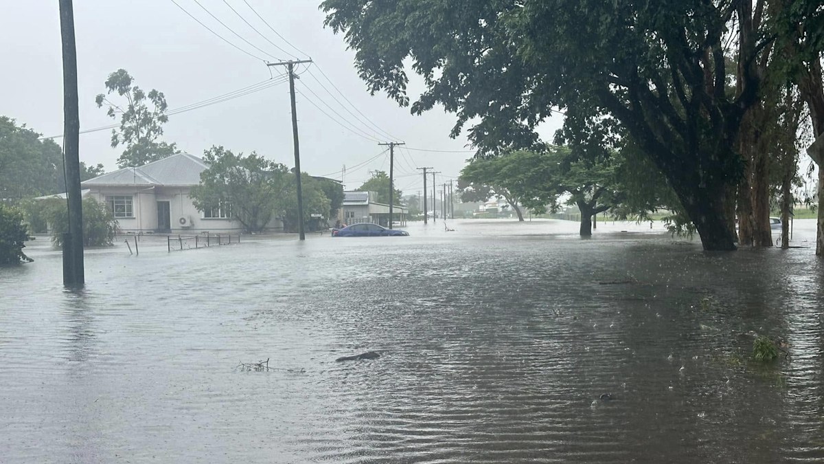 Queensland flooding: One person dead, thousands evacuated as flooding ...
