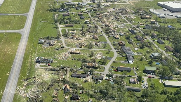 US storms: At least 27 dead as wild weather, tornadoes tear through US ...