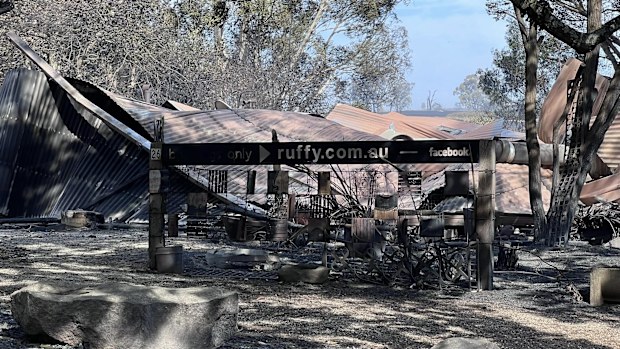 A major bushfire that has destroyed homes and left three people missing in central Victoria has created scenes that a local firefighter has likened to an "atomic bomb".