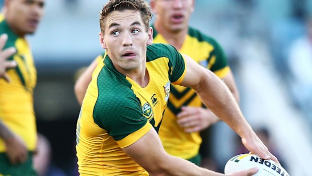 Cameron Murray shapes to pass for the Kangaroos.