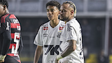 Robinho Jr (C) and Neymar (R) playing for Santos.
