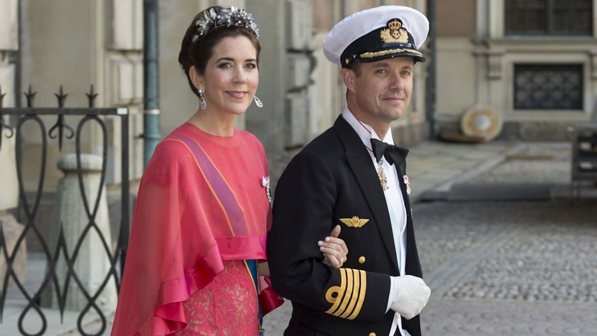 Princess Mary fashion: Princess Mary transforms Australian designer ...
