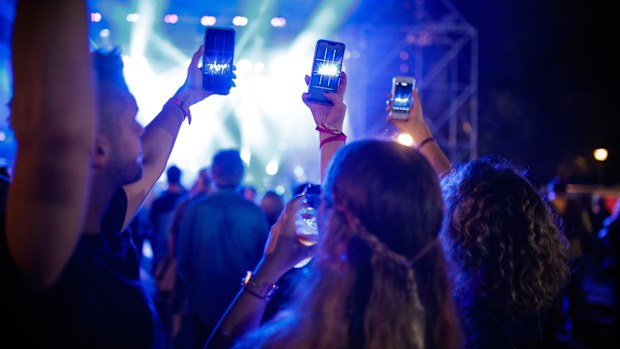 Phones concert