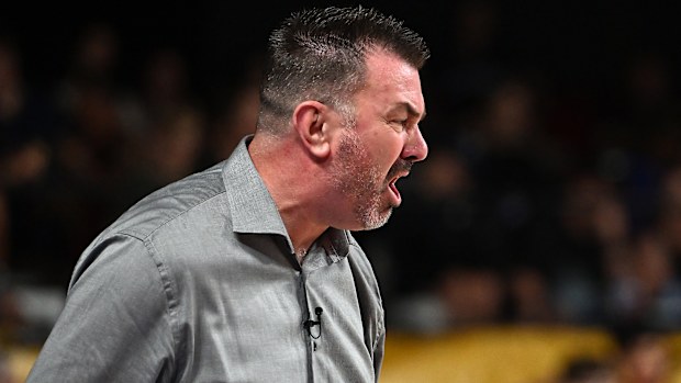 Scott Ninnis coaching the 36ers in February, 2024.