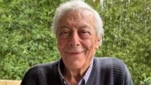 Police are trying to have an 85-year-old man safely returned home after he was taken in a suspected case of mistaken kidnapping. 