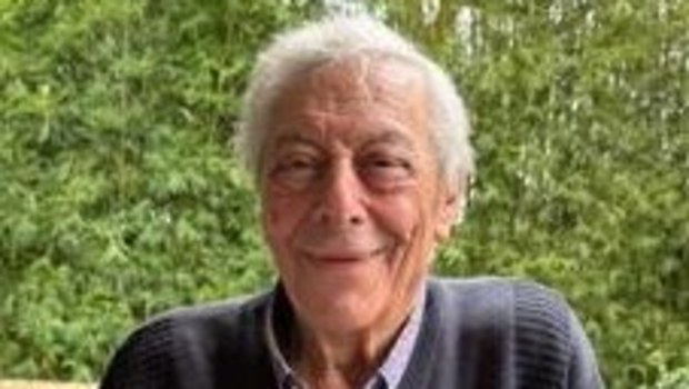 Police are trying to have an 85-year-old man safely returned home after he was taken in a suspected case of mistaken kidnapping. 