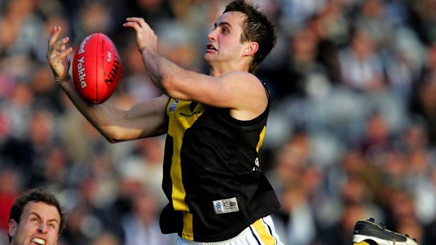 Ty Zantuck playing for Richmond against Collingwood at the Melbourne Cricket Ground in 2004.