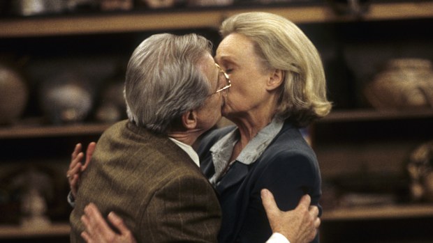 BOY MEETS WORLD - "Bee True" - Airdate: April 9, 1999. (Photo by ABC Photo Archives/ABC via Getty Images) WILLIAM DANIELS;BONNIE BARTLETT