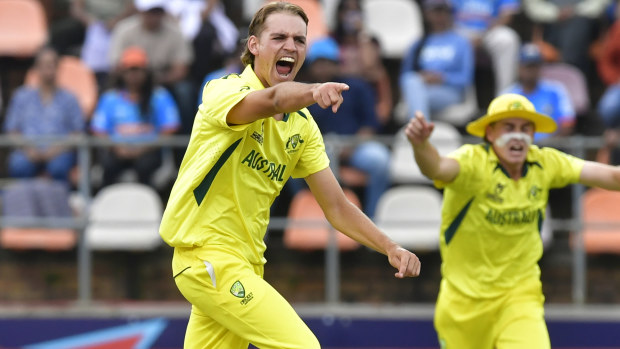 Mahli Beardman of Australia celebrates a wicket with his teammates during the U19 Men's World Cup.