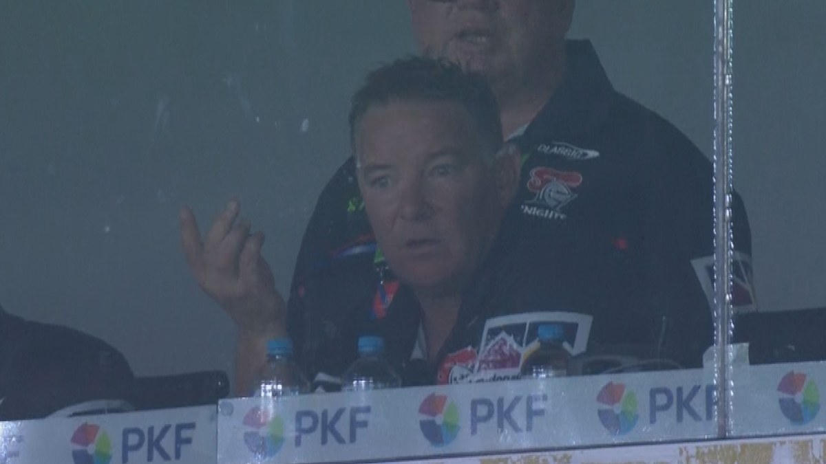 Knights stunned by Titans' lucky bounce