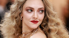 NEW YORK, NEW YORK - MAY 01: Amanda Seyfried attends The 2023 Met Gala Celebrating "Karl Lagerfeld: A Line Of Beauty" at The Metropolitan Museum of Art on May 01, 2023 in New York City. (Photo by Theo Wargo/Getty Images for Karl Lagerfeld)