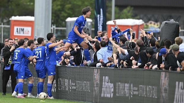 South Melbourne, Avustralya Şampiyonası'nın ilk kazananı oldu.