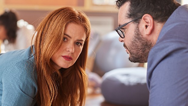 Isla Fisher, Josh Gad, Wolf Like Me, Stan