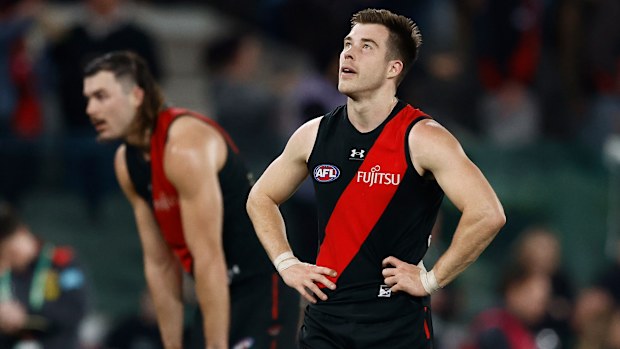 O capitão de Essendon, Zach Merat, ficou decepcionado depois de perder para a Costa do Ouro em 22 rodadas.