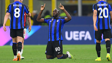 Romelu Lukaku of FC Internazionale and teammates celebrate the team's victory after the final whistle of the UEFA Champions League semi-final second leg match between FC Internazionale and AC Milan at Stadio Giuseppe Meazza.