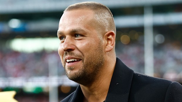 Lance Franklin speaks with Jordan Lewis during the 2024 AFL Round 07 match between the Hawthorn Hawks and the Sydney Swans at the Melbourne Cricket Ground on April 28, 2024 in Melbourne, Australia. (Photo by Michael Willson/AFL Photos via Getty Images)