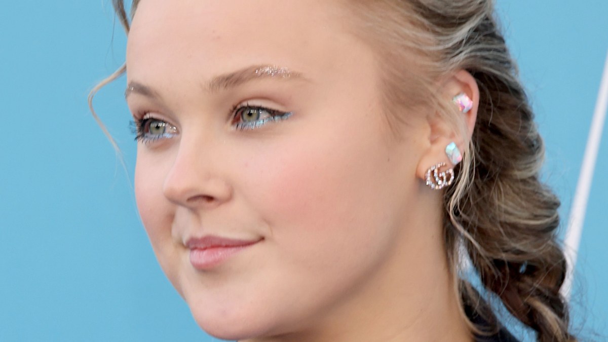 jojo-siwa-golf-cart-accident-jojo-siwa-reveals-she-was-thrown-off-her