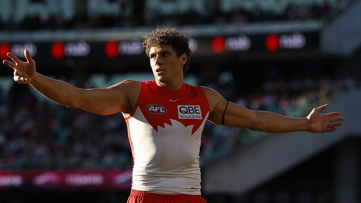 Maligned Curnow boots eight in Swans demolition