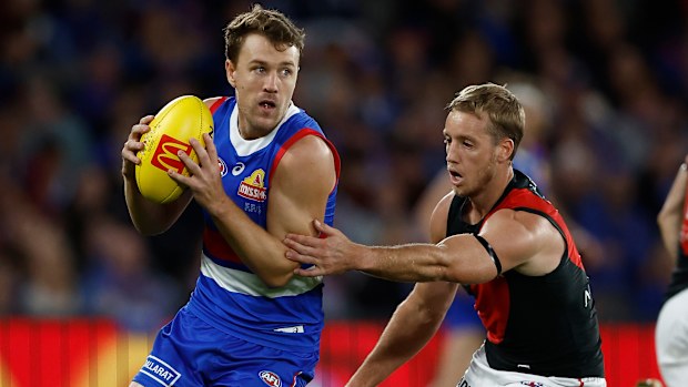 Jack Macrae in action for the Bulldogs.