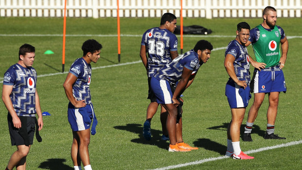 Roger Tuivasa-Sheck leads a Warriors training session in Tamworth.
