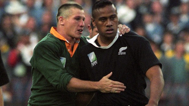 James Small consoles Jonah Lomu.