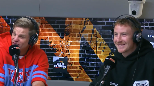 Beau McCreery responde a Tassie Reports junto a Nick Riewoldt.