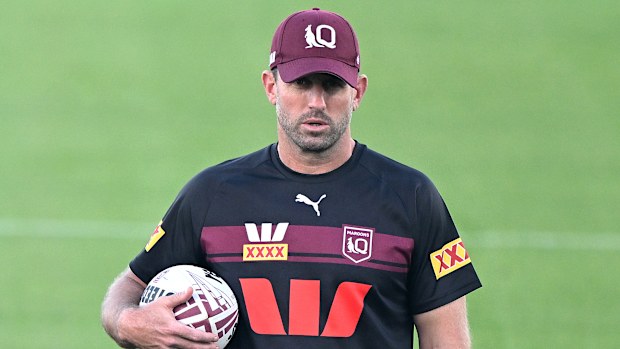 Queensland koçu Billy Slater (solda) ve yardımcı antrenör Josh Hannay.