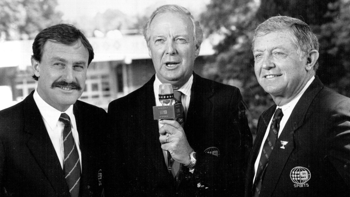 ‘An iconic Australian’: Woodbridge leads tributes to legend