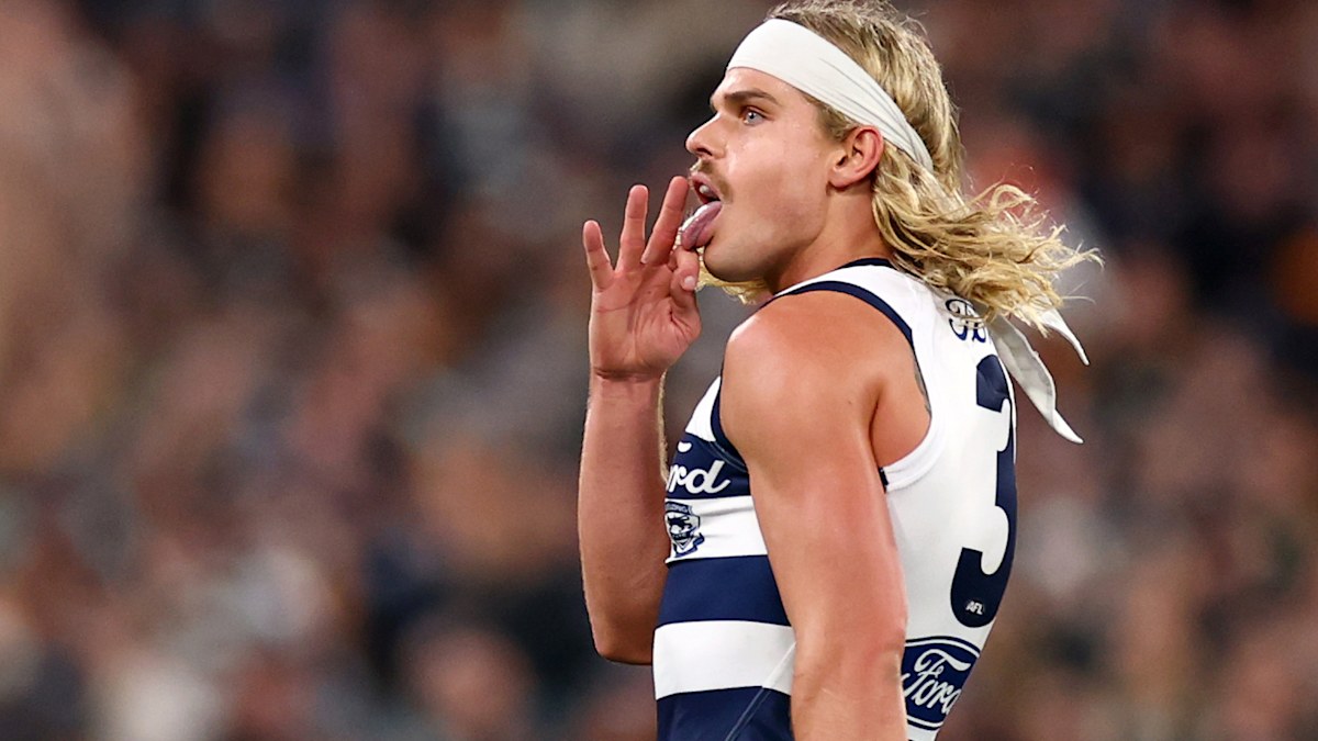 Geelong Star Bailey Smith Accused of Verbally Abusing Photographer During Training