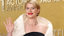Best Actress nominee Jessie Buckley has been forced to clarify a previous comment about cats.