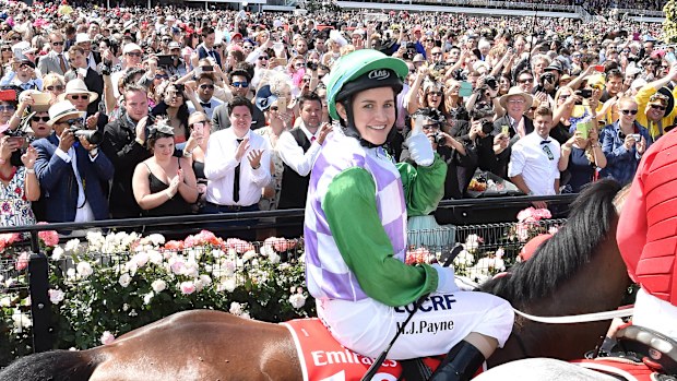 Michelle Payne on Prince of Penzance wins the 2015 Melbourne Cup.