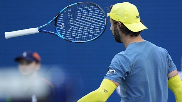 Jordan Thompson, of Australia, reacts against Alex de Minaur, of Australia, during a fourth round match of the U.S. Open tennis championships, Monday, Sept. 2, 2024, in New York. (AP Photo/Eduardo Munoz Alvarez)
