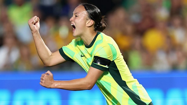 Amy Sayer, New Zealand Football Ferns'a karşı oynanan dostluk maçında gol atarken Matildalar için sevinç yaşıyor.