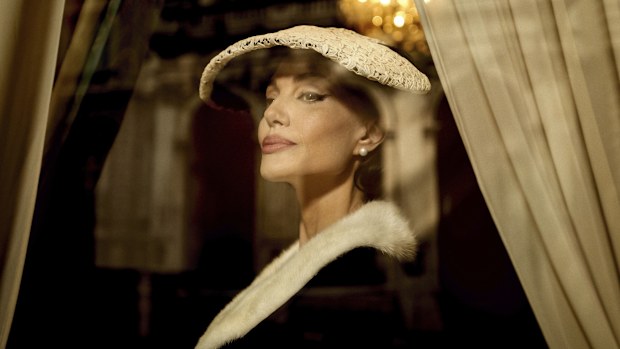 Angelina Jolie in Maria