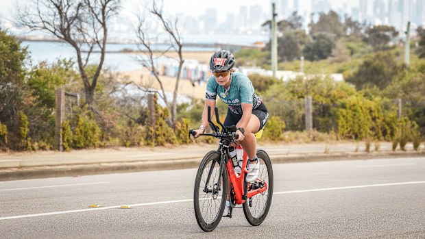 Olive Snell races at IRONMAN 70.3 Melbourne in preparation for her first IRONMAN triathlon. 