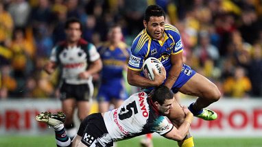 Centre: Krisnan Inu