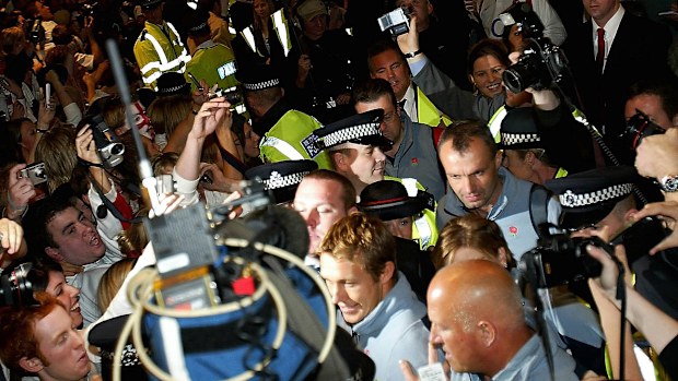 Jonny Wilkinson and the England rugby team arrive home with the Rugby World Cup.
