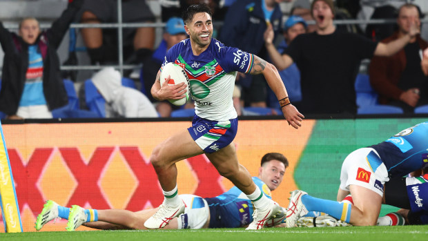 Shaun Johnson of the Warriors scores a try during the round 23 NRL match between Gold Coast Titans and New Zealand Warriors at Cbus Super Stadium on August 04, 2023 in Gold Coast, Australia. (Photo by Chris Hyde/Getty Images)