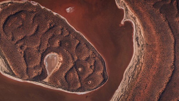  Andrew Vukosav and his Sydney exhibition debut for Longitude Latitude Solitude