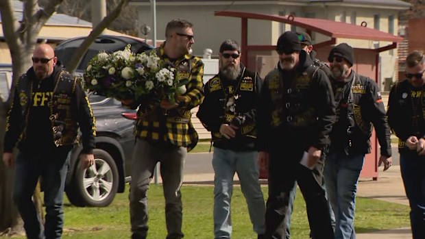 Earlier today, members of the Veterans' Motorcycle Club travelled from NSW to pay tribute at the police station.