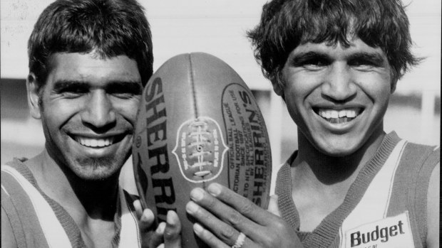 Jim and Phil Krakouer at the SCG ahead of a clash between the Swans and Kangaroos in June 1982. (Photo by John Patrick O'Gready/Fairfax Media).