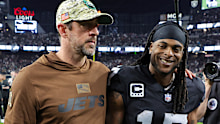 Aaron Rodgers and Davante Adams have a close relationship. 