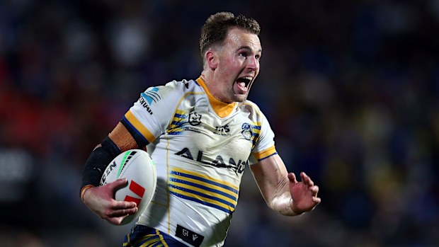 Clint Gutherson in action for the Eels against the Warriors in round 22.