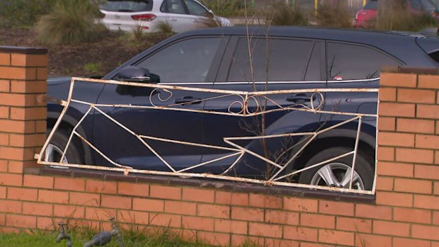 Endeavour Hills: Man crashes car into fence while trying to steal it ...
