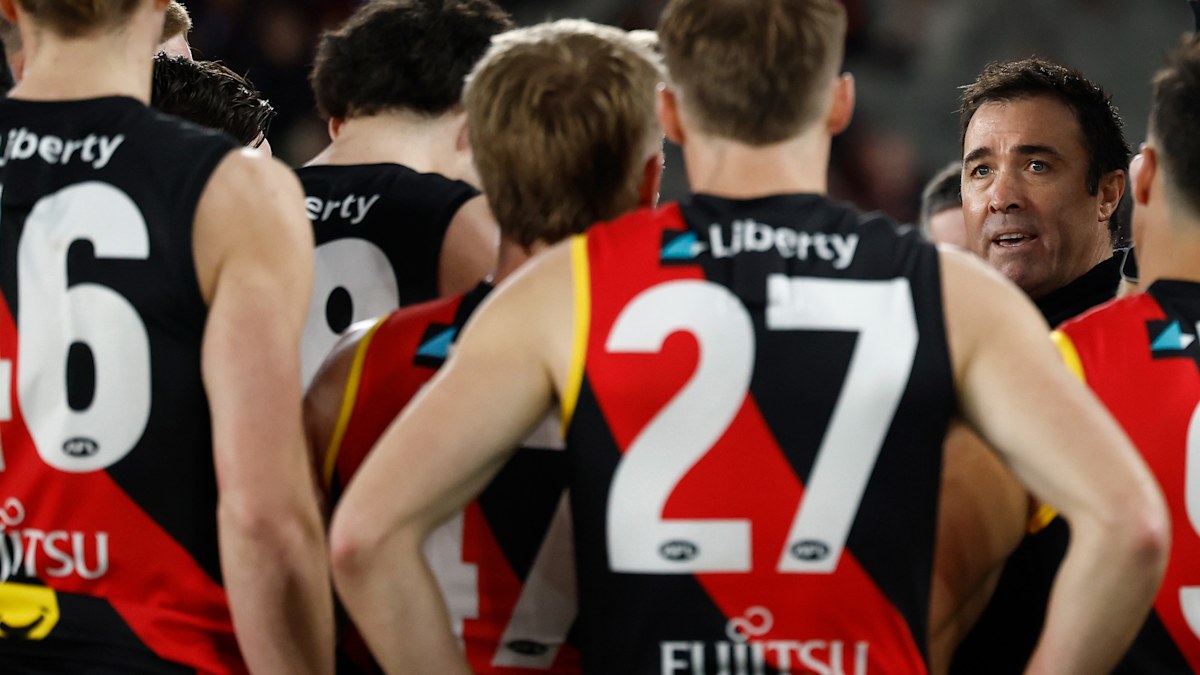 De Essendon-bommenwerpers van Brad Scott storten neer na een nederlaag in Port Adelaide; Jimmy Bartel en David King geven hun mening; Watsons team weegt mee