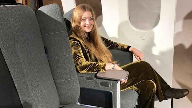 Interspace airplane seat design