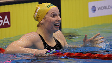 FUKUOKA, JAPAN - JULY 26: Mollie O'Callaghan of Team Australia celebrates winning gold with a new WR time of: 1:52.85 in the Women's 200m Freestyle Final on day four of the Fukuoka 2023 World Aquatics Championships at Marine Messe Fukuoka Hall A on July 26, 2023 in Fukuoka, Japan. (Photo by Adam Pretty/Getty Images)