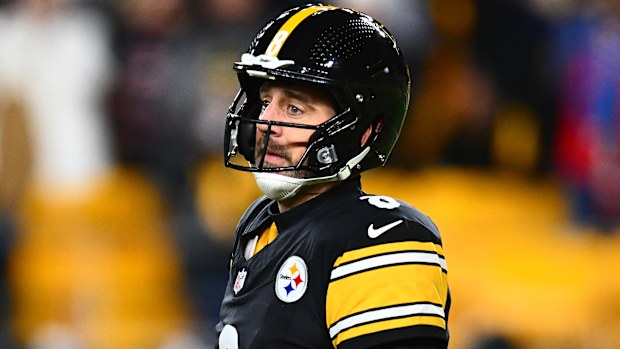 Aaron Rodgers of the Pittsburgh Steelers reacts in the fourth quarter of an NFL wild card playoff game against the Houston Texans at Acrisure Stadium on January 12, 2026 in Pittsburgh, Pennsylvania. (Photo by Joe Sargent/Getty Images)